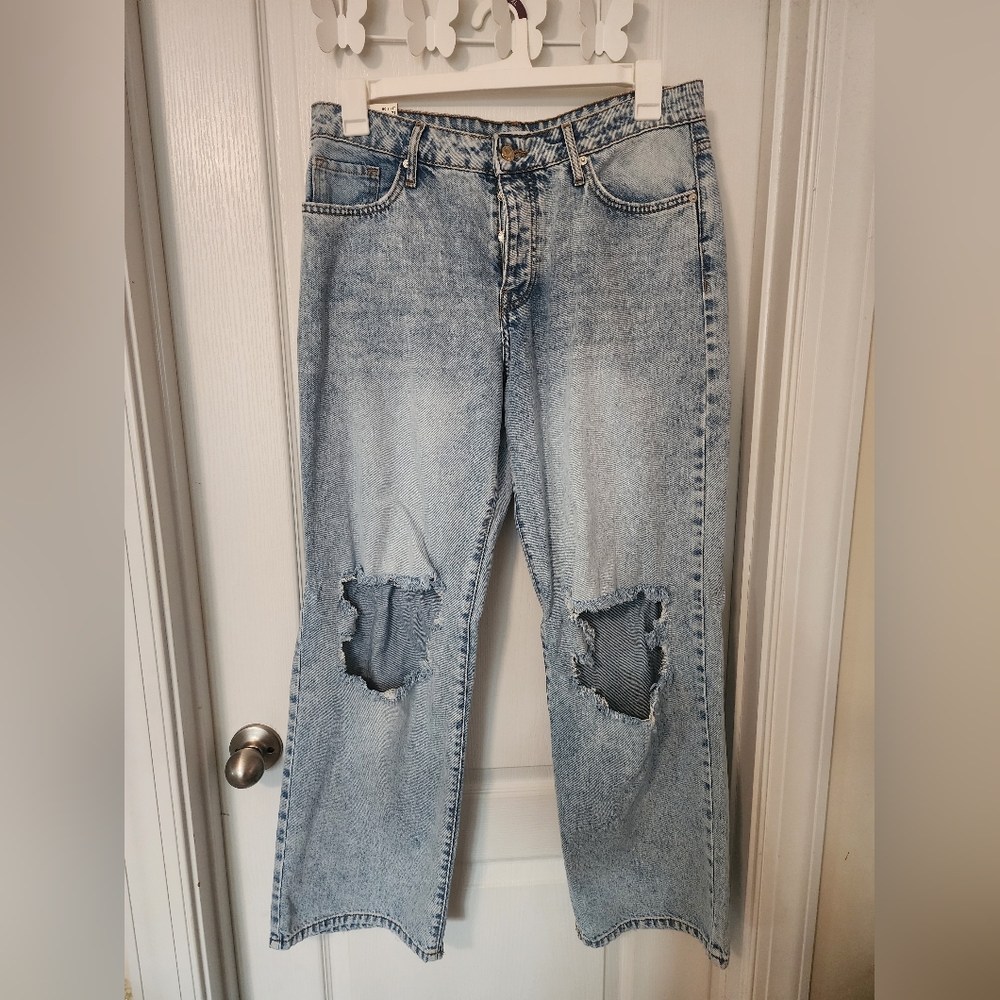 90's Fit Forever 21 Ripped Jeans